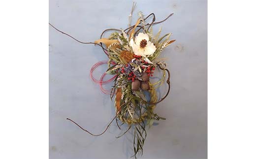 ドライフラワーのお正月しめ縄飾り【稲藁素材】〈2Wayタイプ〉注連縄 標縄 七五三縄 しめ飾り 注連飾り 〆縄 しめなわ 正月飾り F4B-0728