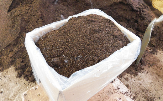 ［カブトムシ・クワガタ飼育マット］　鮭川村産　廃菌床使用　LRマット