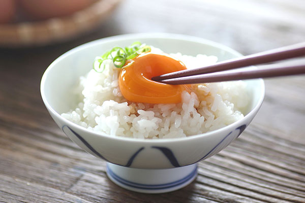 ＜2月中旬発送＞スズキのたまご 6か月定期便！ 地養卵50個（入金期限：2026.1.25） 2月中旬発送 50個