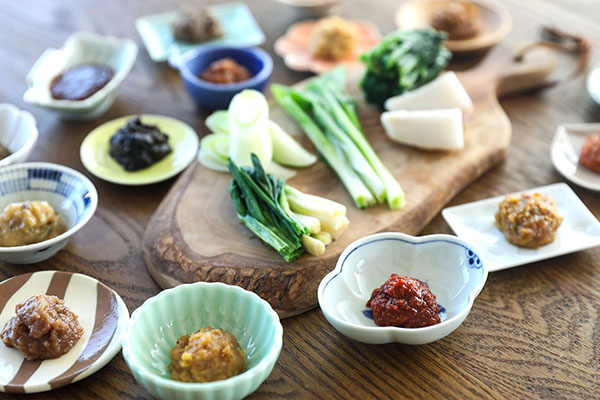 ハナブサ醤油 おかず味噌 35g×10袋 10種類セット 巾着タイプ 味噌 みそ ごはんのお供 味噌スープ 味噌汁 かけるだけ 乗せるだけ