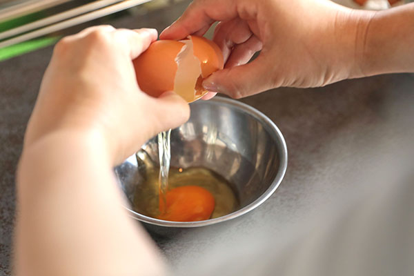 スズキのたまご 地養卵 MS～L 30個 新鮮 卵 たまご 鶏卵 生卵 地養卵 赤たまご 30個