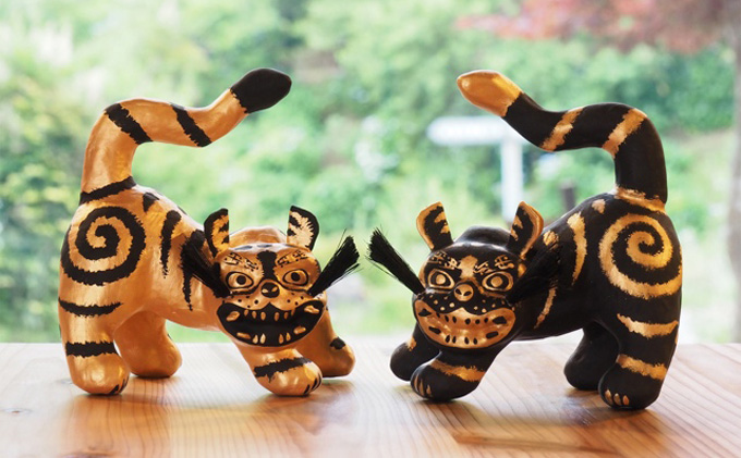 【ふるさと納税】腰高とら（こしだかとら）Sサイズ 金黒 伝統工芸品 張り子 干支 寅年 手づくり 縁起物 魔除け おしゃれ  置物 インテリア おもちゃ