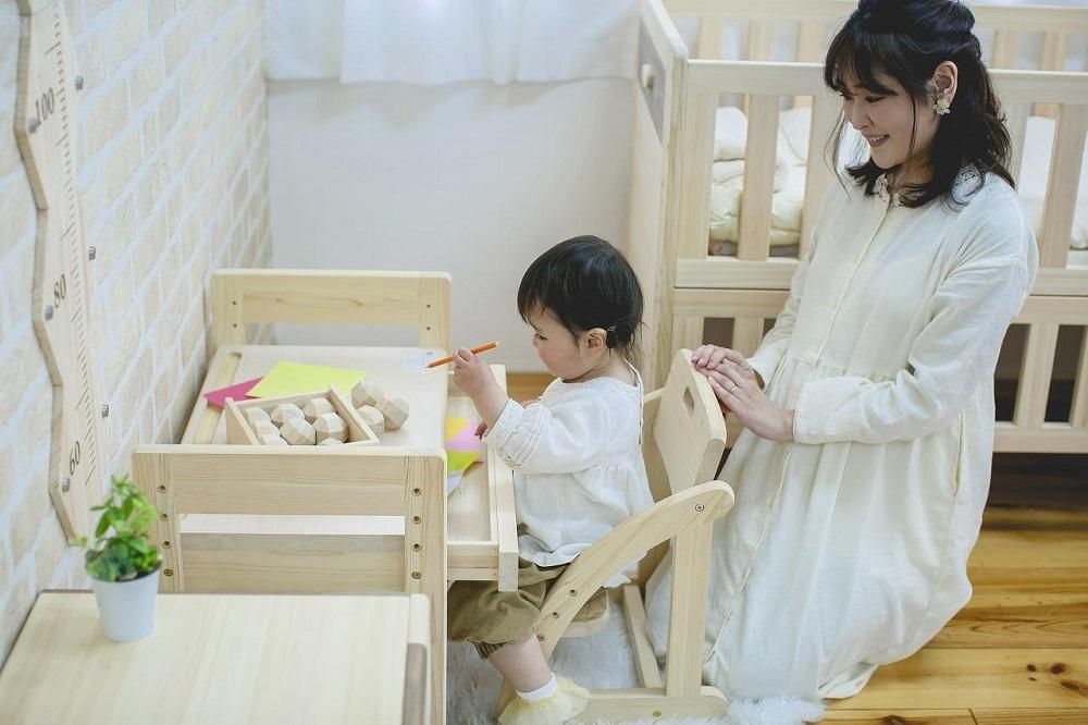 檜のおもちゃ　IKONIH　キッズデスク＆チェア セット