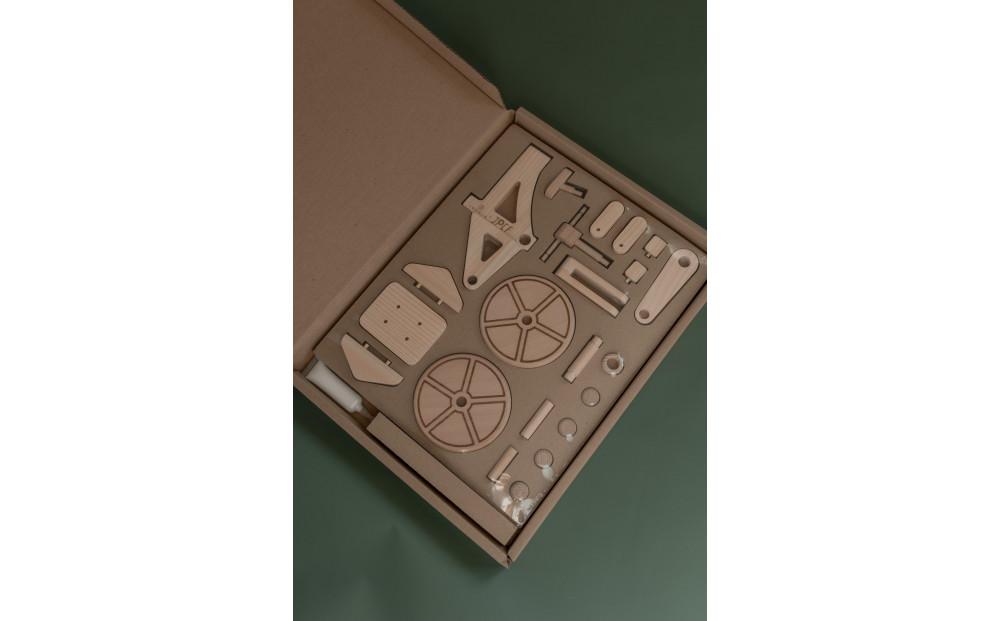 檜のおもちゃ　IKONIH　木の自転車