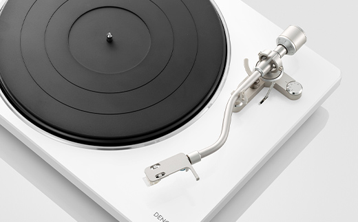 DENON MMカートリッジ対応フォノイコライザー搭載 本格マニュアル・レコードプレーヤー DP400WTEM ホワイト F24R-144