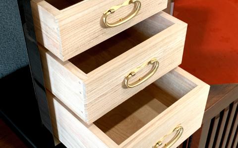 朱塗手許箪笥 城家飾り 朱と黒 〈創業明治2年、田中家具謹製〉二本松伝統家具 【田中家具】