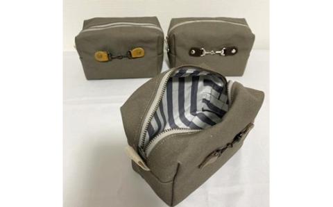 スクエアポーチ KHAKI【3801901】