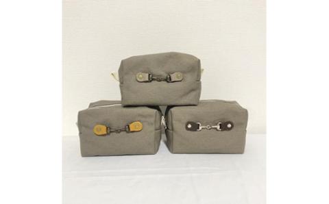 スクエアポーチ KHAKI【3801901】