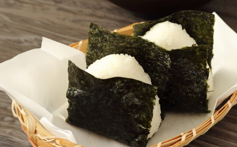 訳あり 焼きのり 75枚 全形 15枚×5パック ｜寿司はね 小分け 訳アリ 家庭用 海苔 焼海苔 焼き海苔 国産 魚介 海鮮 海藻 加工品 乾物 おにぎり 朝食 弁当 おかず 寿司 ご飯のお供 訳アリ キズのり 福島 南相馬【01054】