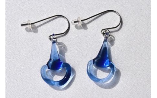 オリジナルアクセサリー ハーフビットピアス BLUE(イヤリングに変更可)【3801101】