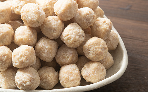 焼き鳥、鍋！なんでも使えるジューシー伊達鶏のつくね 2kg 鶏肉 伊達鶏 つくね 冷凍 ジューシー 小粒 簡単調理 福島県 伊達市 F21C-087