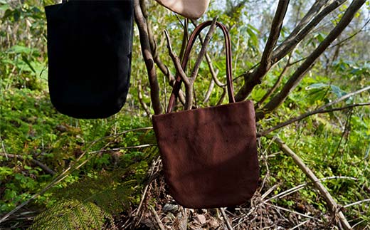 ZICA（じか） 猪の革を使ったトートバック「雫」（中）ブラック F4D-1060