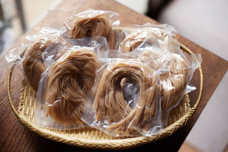 どすこい麺（グルテンフリーなお米めん）玄米アソート20個セット