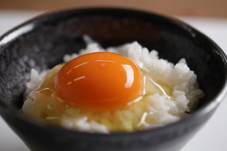 33-Q　【3か月定期便】平飼い会津地鶏の卵 3kg（1.5kg×月2回便） ※沖縄・離島への配送不可