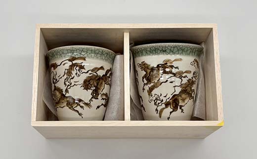 伝統工芸品大堀相馬焼 栖鳳窯 馬九ペアカップ夫婦 湯吞み F6U-368