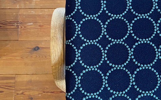 ラ・ビーダオリジナルスツール　ブルーベリー（濃紫系）／ナラ材　 【木製 椅子 いす イス チェア オリジナル 家具 インテリア 日用品 新生活 暮らし】【07521-0141】