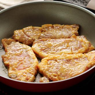 健育美味豚 豚ロース 味噌焼き 味噌漬け 厚切り 5枚×2袋【豚　ロース　肉　みそ　味噌　味噌焼き　漬け　厚切り　お肉　お盆　敬老の日　母の日　父の日　年末年始　正月　クリスマス　誕生日　おつまみ　おかず　簡単　家庭料理　料理　調理　レシピ　おすすめ　調味料　贈り物　ギフト】 1kg（500g×2袋）