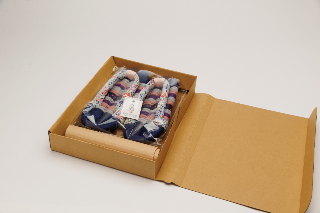 手作りカラフル布ぞうり Mサイズ(22.5cm～23.5cm)　【布ぞうり スリッパ 敬老の日 贈り物 室内 洗える 手作り ペア 布ぞうり 福島 カラフル ギフト かわいい プレゼント 家族 友人 楢葉 福島 母の日 父の日 敬老の日 お祝い ギフト プレゼント 】 Mサイズ（22.5～23.5cm）