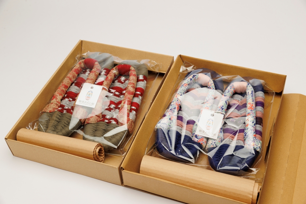 手作りカラフル布ぞうり ペアセット サイズ(M・L)　【布ぞうり スリッパ 敬老の日 贈り物 室内 洗える 手作り ペア 布ぞうり 福島 カラフル ギフト かわいい プレゼント 家族 友人 楢葉 福島 母の日 父の日 敬老の日 お祝い ギフト プレゼント 】 Mサイズ（22.5～23.5cm）・Lサイズ(24cm～25.5cm)