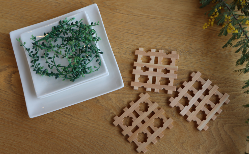 木製　ヒノキ　組み立て　コースター3個＆鍋敷きセット