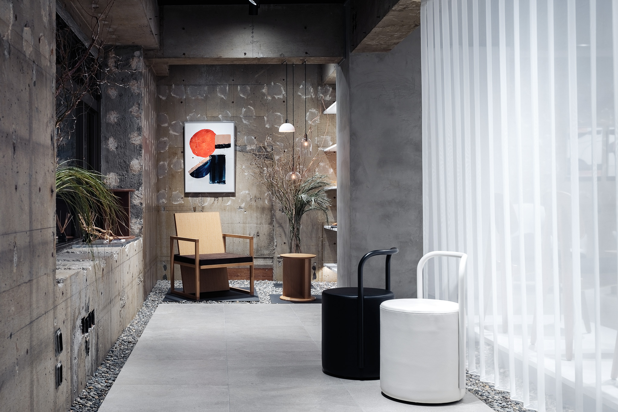 Carry Stool　B:三春町の滝桜 ～ふくしまの冬景色。デザイン性×使いやすさを追求した可動式スツール～【椅子 スツール インテリア 家具 キャスター付き 可動式 日本製 おしゃれ 木 チェア モダン デザイン 福島 オフィス リビング ダイニング 木製 スタイリッシュ コンパクト ナチュラル サイドテーブル カラフル カラー展開 母の日 父の日 敬老の日 ギフト 贈り物 プレゼント】 B:三春町の滝桜 幅41ｃｍ×奥行43ｃｍ×高さ70cm×座高45.5㎝ 本体重量 ：約7.5kg