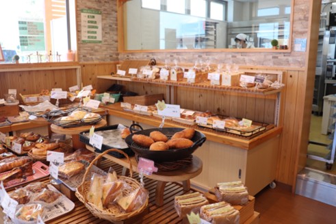 塩パン12個セット　【塩パン バター 12個セット リピーター多数 香り 焼きたて フレッシュ パン 朝食 手作り お取り寄せ ギフト ベーカリー おすすめ 人気 プレゼント 冷凍 日持ち 人気 福島 母の日 父の日 敬老の日 誕生日 ギフト 贈り物】