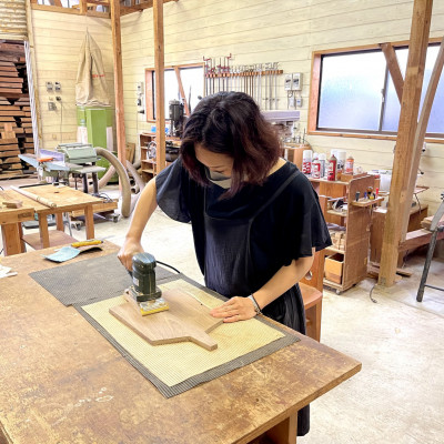 好きな樹種で作るオリジナルのカッティングボードワークショップ(4名様)【配送不可地域：離島・沖縄県】