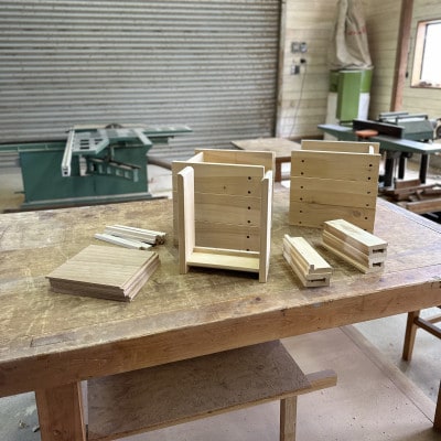 四匹の狐の物語を飾る-民話をモチーフにした飾り台作りワークショップ(1名様)【配送不可地域：離島・沖縄県】