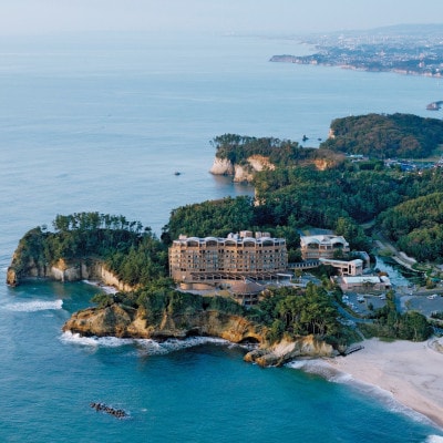 【先行予約権付き】国民宿舎宿泊利用率NO.1「鵜の岬」特別室ペア宿泊券・お土産(和菓子・珈琲)付き【配送不可地域：離島・沖縄県】