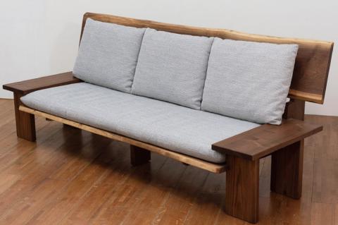 BV-43　【頑固おやじ】ウォールナット材の3人掛けソファー