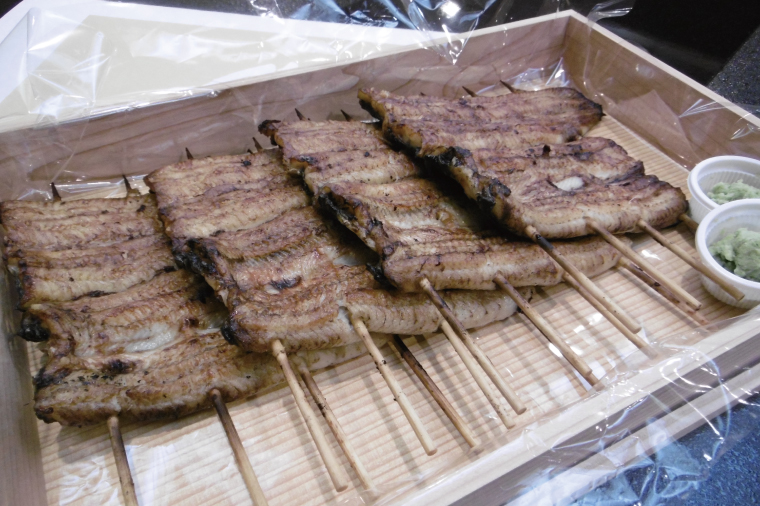 【文政５年（1822）創業 中川楼】鰻白焼４串 【鰻 ウナギ うなぎ 土用丑の日 土用 丑の日 かば焼き 蒲焼き 国産 うなぎ蒲焼 老舗】(BV-81)