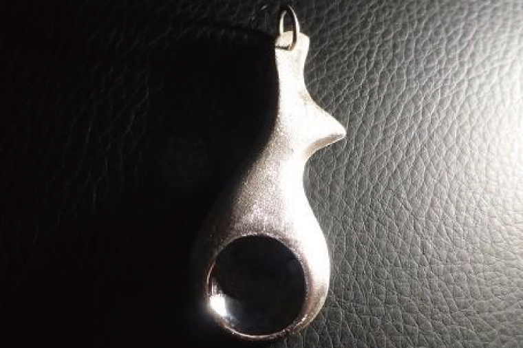 アーティスト 銀MARO『アートを身に着ける』作品名 守護の神器（DP)【ネックレス ペンダントトップ 手作り 水戸市 茨城県】（FB-16）