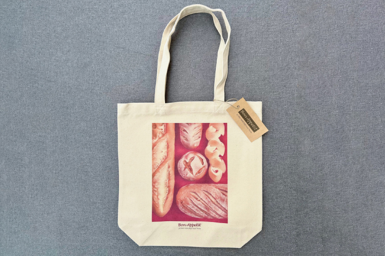 七字純子オリジナルキャンバストートバッグ〈Bon Appetit〉パン【パステル画 通勤 通学 おしゃれ A4サイズ オリジナル アート コットン100% トートバック バック 七字純子 茨城県 水戸市】（FZ-7）