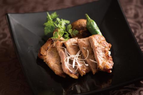 特製みそ漬け 茨城県産豚ロース5枚 化粧箱入り お歳暮 豚肉 お祝い 内祝い 出産 結婚 プレゼント 誕生日 ギフト対応 茨城県 水戸市 8000円 【肉のイイジマ】（DU-31）