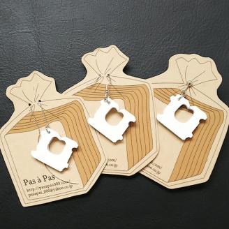 パンのあれ?! バッグクロージャーピアス【ピアス バッグクロージャー パン 本革 数量限定 手作り 革製品 アクセサリー 水戸市 茨城県】（AF-7）