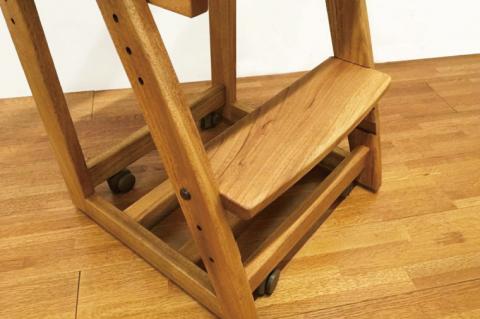 【頑固おやじ】楠の木の学習椅子【学習椅子 学習机 家具 椅子 オイル仕上げ 水戸市 茨城県】（BV-151）