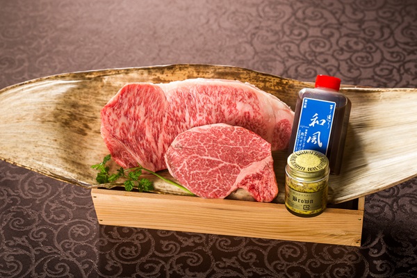 肉 常陸牛A5 サーロイン＆フィレミニヨン ステーキセット 計2枚＜木箱入り・特製タレ／マスタード付き＞ お歳暮 ヒレ肉 黒毛和牛 ギフト対応 茨城県 水戸市（DU-40）