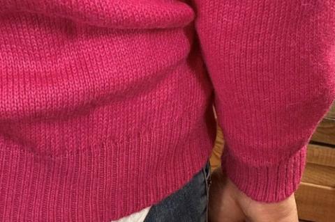 【アルパカ専門店　T'IKA】メンズカーディガンVネック　パステルピンク　(アルパカ100％) 【アパレル 洋服 おしゃれ 羽織 プレゼント 毛糸 大きめ サイズ 水戸市】（AL-1）