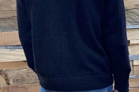 【アルパカ専門店　T'IKA】メンズカーディガンVネック　黒　(アルパカ100％) 【アパレル 洋服 おしゃれ 羽織 プレゼント 毛糸 大きめ サイズ 水戸市 ブラック】(AL-2)