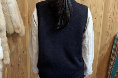 【アルパカ専門店　T'IKA】メンズベストVネック　黒　(アルパカ100％) 【アパレル 洋服 おしゃれ ベスト プレゼント 毛糸 大きめ サイズ 水戸市 ブラック】(AL-6)