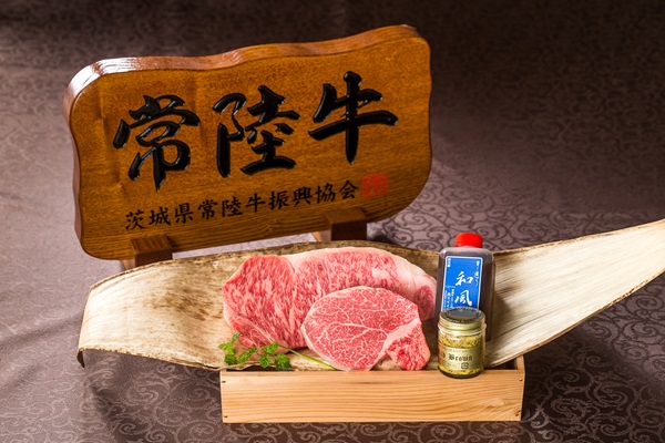 肉 常陸牛A5 サーロイン＆フィレミニヨン ステーキセット 計2枚＜木箱入り・特製タレ／マスタード付き＞ お歳暮 ヒレ肉 黒毛和牛 ギフト対応 茨城県 水戸市（DU-40）
