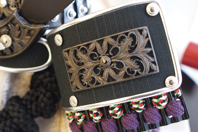 【数量限定】【人形の祐月】水戸黒『水戸黒之兜 黒』【兜 節句 水戸黒染め お祝い 水戸市 水戸 茨城県】（LG-3）