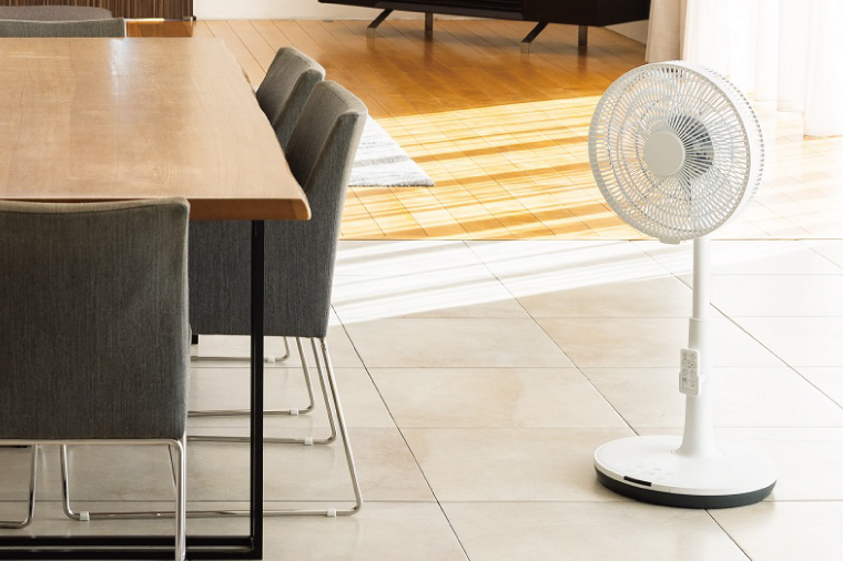 【数量限定】「寄附額改定しました!!」ケーズデンキオリジナルモデル DC扇風機 KS-FS25DR-W【家電 静音 省エネ DCモーター 風量調節 首振り 新生活】(NE-6)