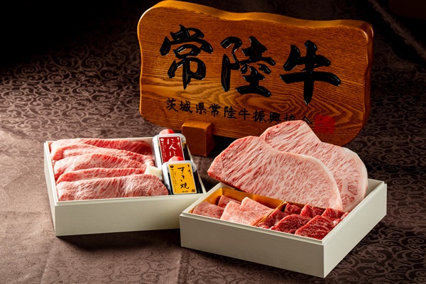 お歳暮 食べ物 肉 常陸牛を詰め合わせた高級お肉重 小梅 -koume- こうめ 重箱 風呂敷包み 肉おせち A5 高級 霜降り サーロイン ステーキ すき焼き 焼肉 希少部位 みすじ 内祝い 結婚 出産（DU-1）