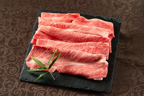 肉 常陸牛 すき焼き用 霜降り肩ロース肉 300g 木箱入り・特製タレ付き すき焼き お歳暮 プレゼント 誕生日 お祝い 内祝い 冷凍 ギフト対応 【肉のイイジマ】 茨城県 水戸市（DU-63）