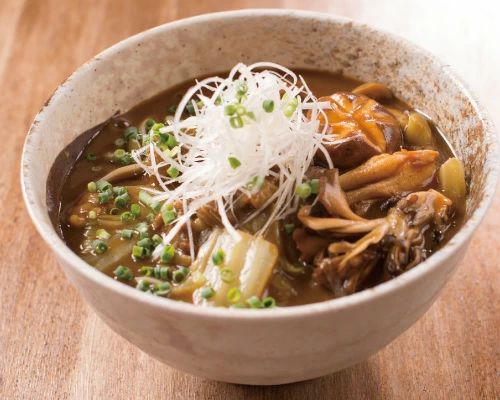 イイジマ和牛カレー 4個入り レトルト ビーフカレー 4食入り 中辛 甘口 辛口 お返し 内祝い 出産 結婚 化粧箱 お歳暮 ギフト対応 【肉のイイジマ】茨城県 水戸市（DU-83）