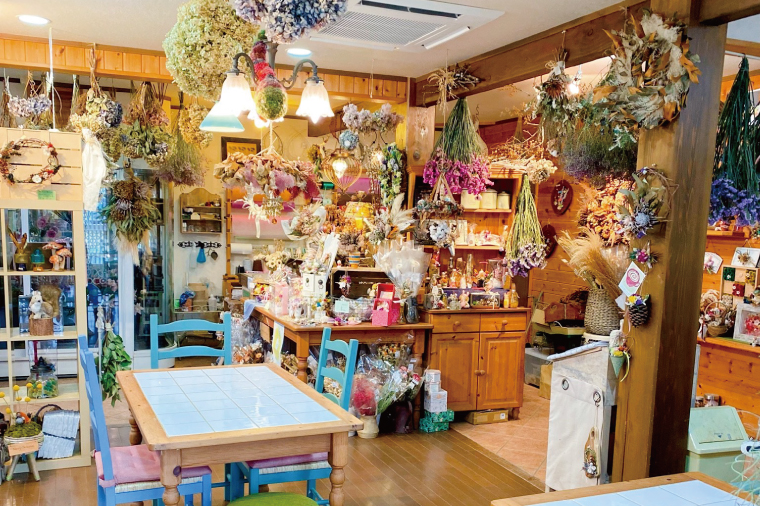 【11月下旬以降発送・数量限定】常緑樹の香りあふれるクリスマスリース（限定品）【インテリア おしゃれ 壁飾り プレゼント お花 ギフト ナチュラル クリスマス リース 水戸市 水戸 茨城県 10000円以内 1万円以内】（KW-3）