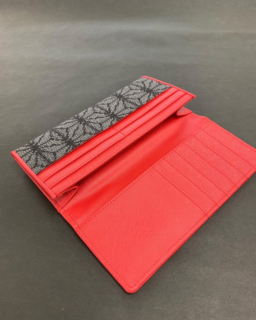 ブランド品に飽きた人へ…着物と小物のコラボ！kimono ウォレット 大島紬麻の葉柄