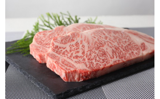 国産黒毛和牛A5等級のみ！手切りにこだわった霜降り「常陸牛」極厚サーロインステーキ肉800g（400g×2枚）【茨城県共通返礼品】 ※離島への配送不可 ※2026年1月中旬以降に順次発送