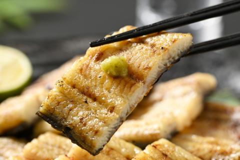 うなぎ 炭火 白焼き 特上 1人前 備長木炭使用 老舗増田家 | うなぎ 鰻 ウナギ 国産 白焼き うな重 ひつまぶし たれ 山椒 人気 おすすめ 取り寄せ お取り寄せ グルメ 惣菜 ギフト 贈答 贈り物 プレゼント お中元 お歳暮 御歳暮 茨城県 古河市 直送 店舗直送 送料無料 _ED07
